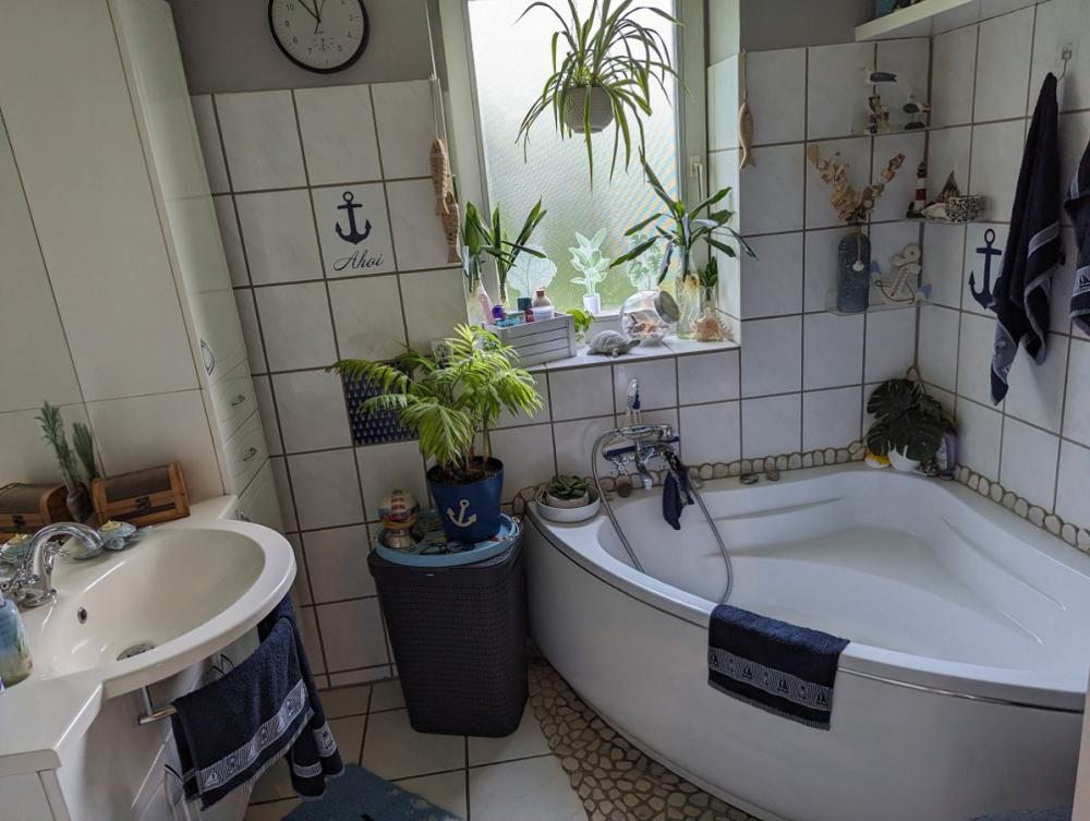 Bad mit Wanne