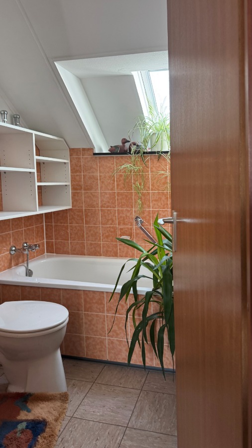 Bad mit Wanne Dachgeschoß