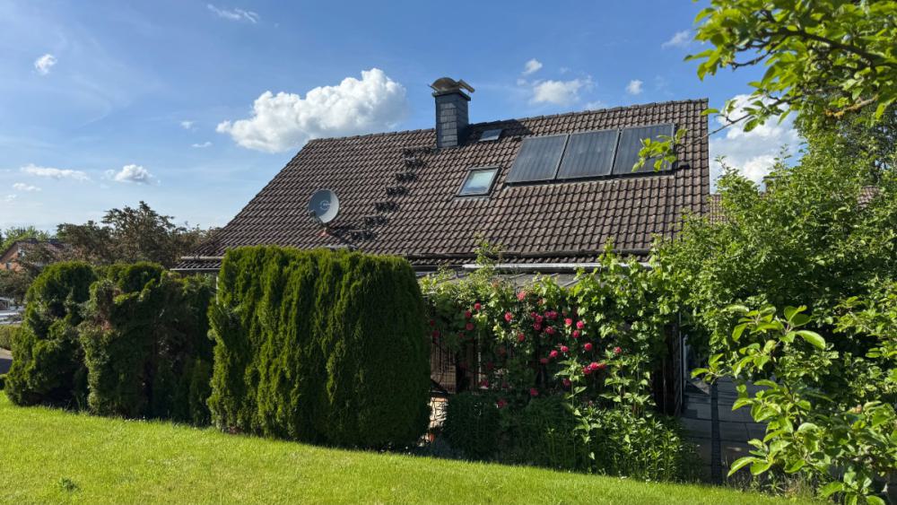 Dach mit Solarelementen