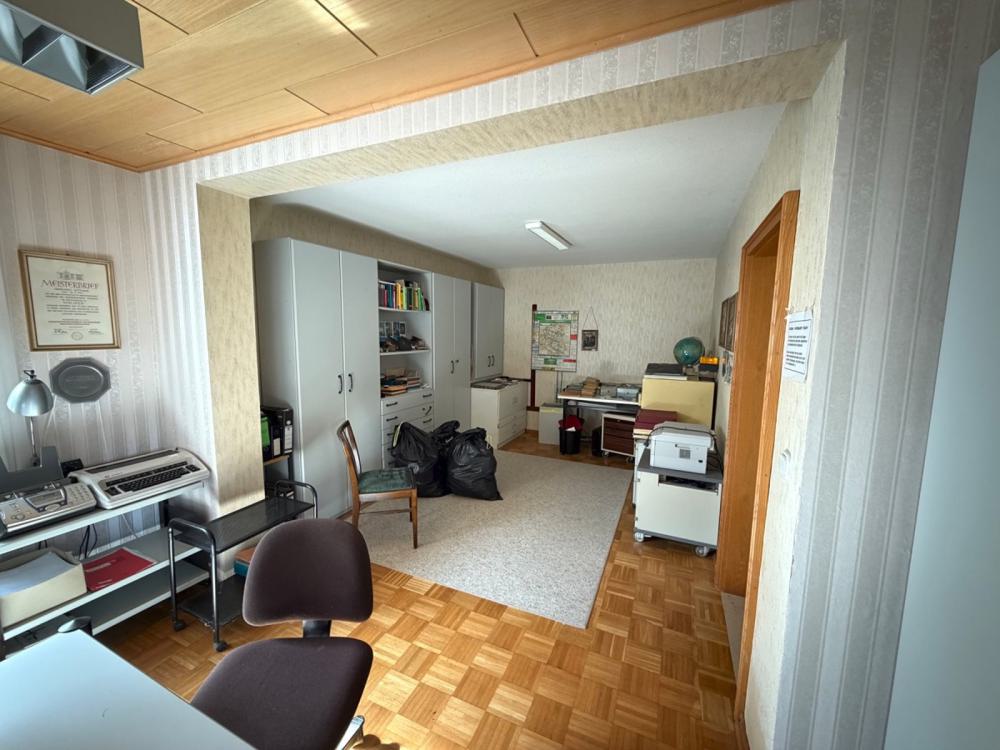 Büro EG.